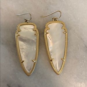 RARE- Kendra Scott Skylar Arrowhead earrings